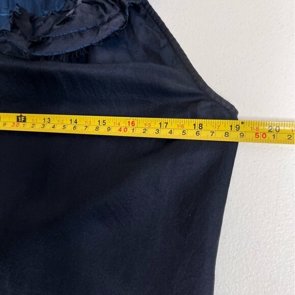 Banana Republic Silk Blend Sleeveless Raw Edge Ruffle Neck Navy Top Women Small - Picture 8 of 11